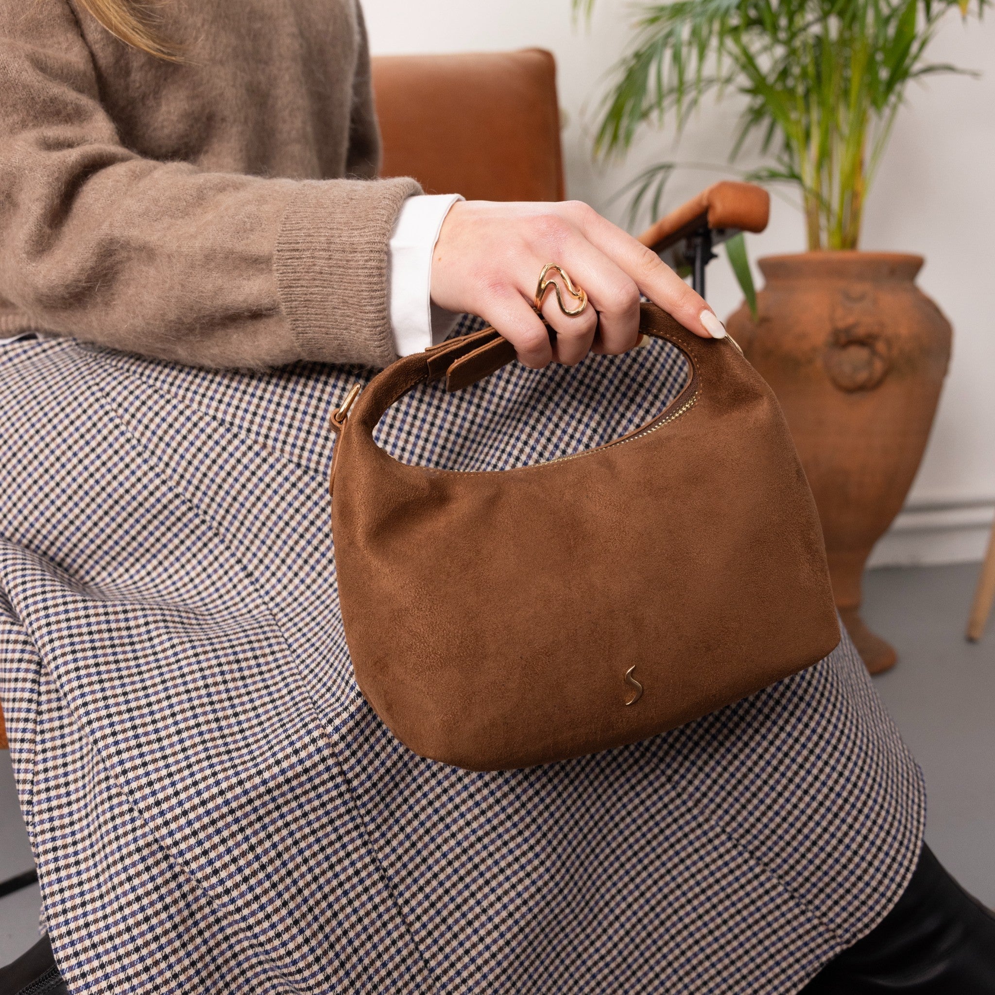 Minimal Çanta Modası: Sade Ama Güçlü Bir Stil