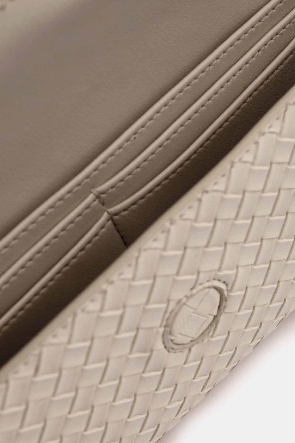 AURELIA CLUTCH - PEARL