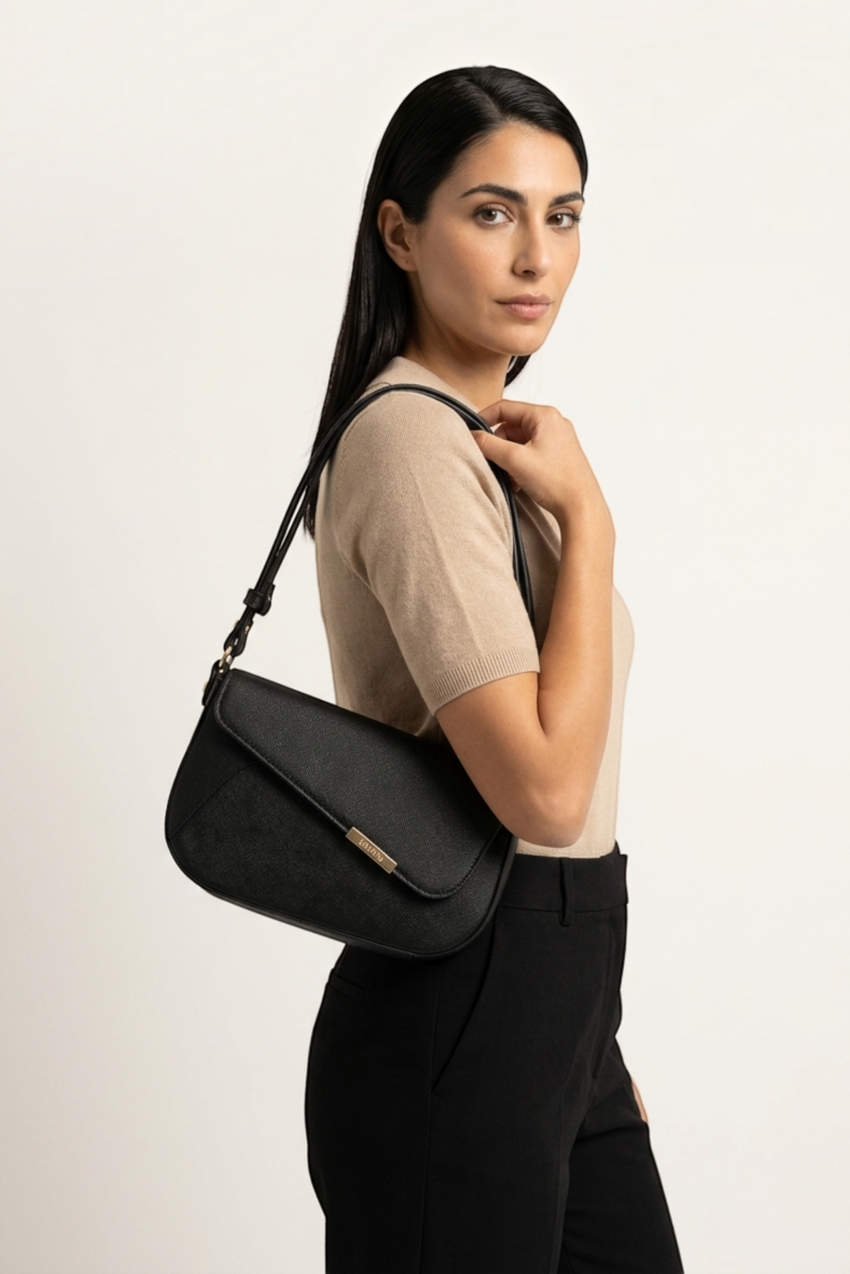 ALORA - ALL BLACK