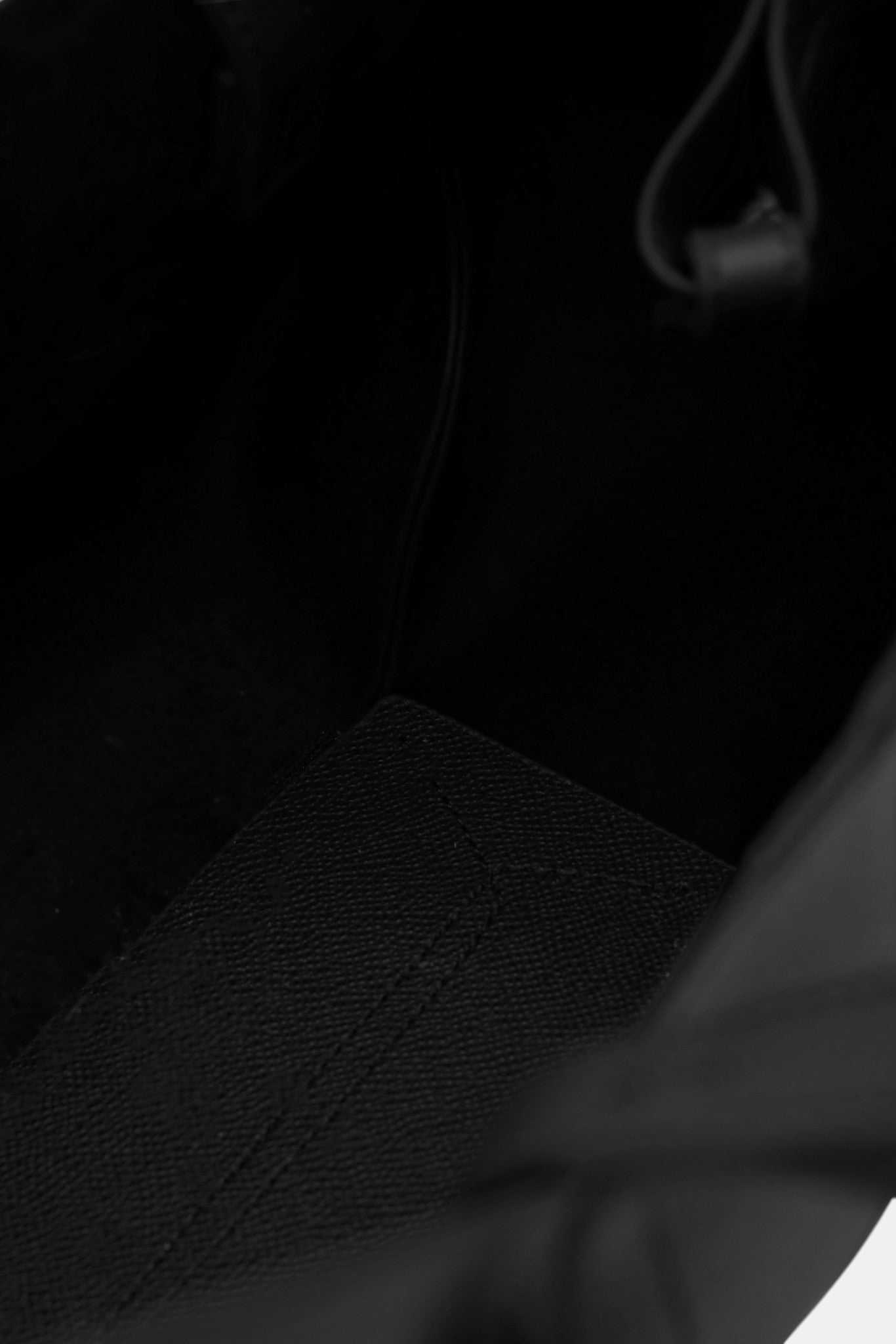 ELENOR - NOIR BLACK